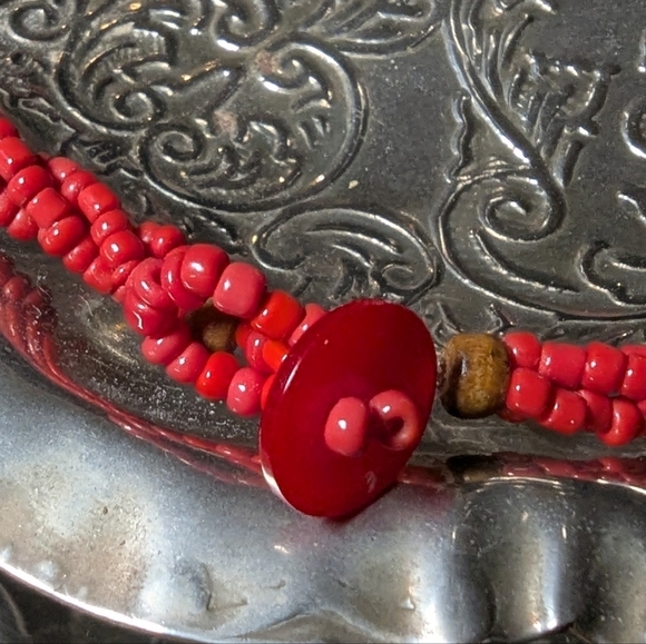 Boho Red Seed Bead Necklace - Earthy Charm & Vintage Vibes 🌺✨ - Picture 5 of 5